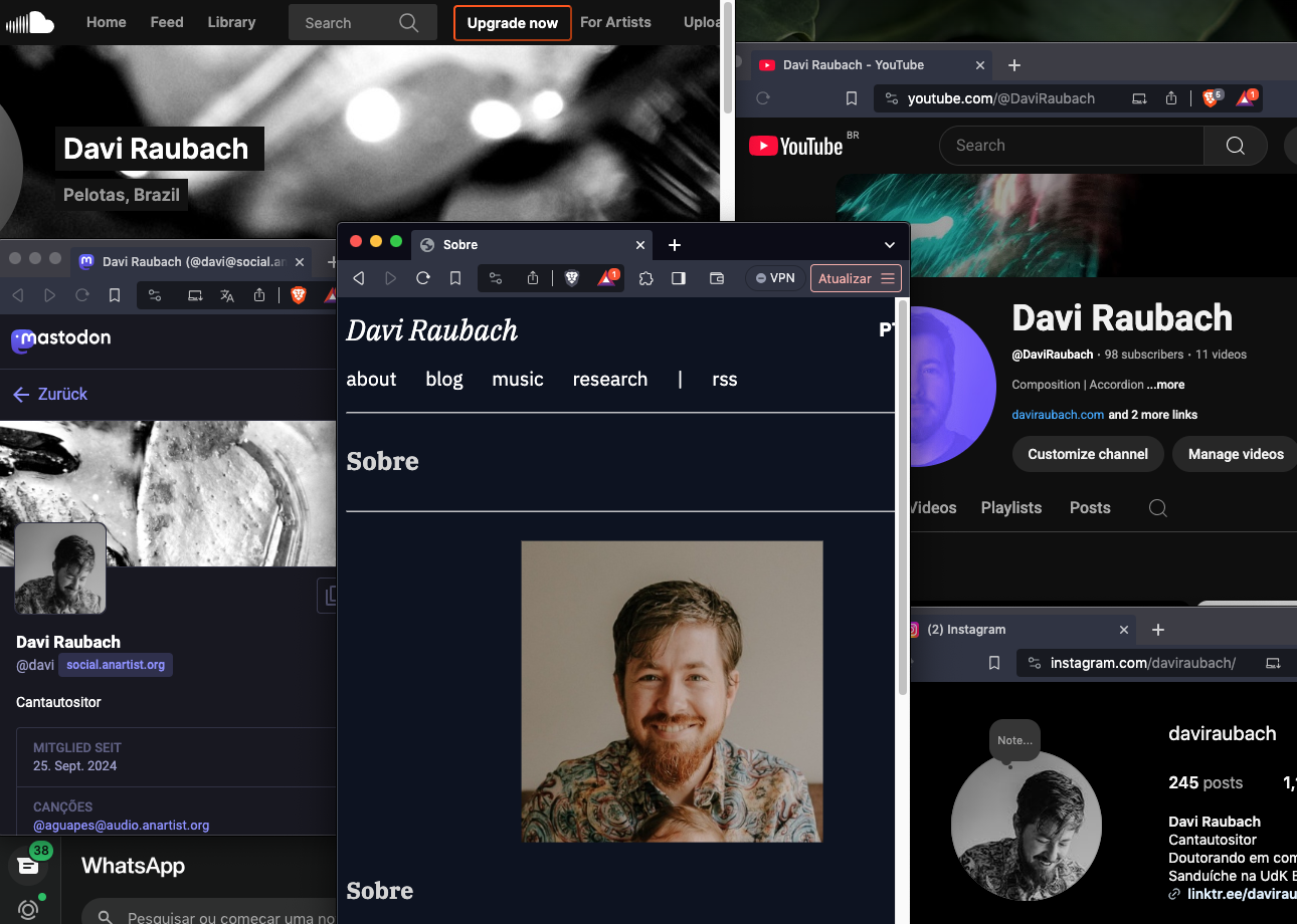 "Montagem de capturas de tela mostrando diversos perfis online do músico Davi Raubach, incluindo seu site pessoal, Mastodon, Instagram e YouTube, para ilustrar a fragmentação da presença digital."